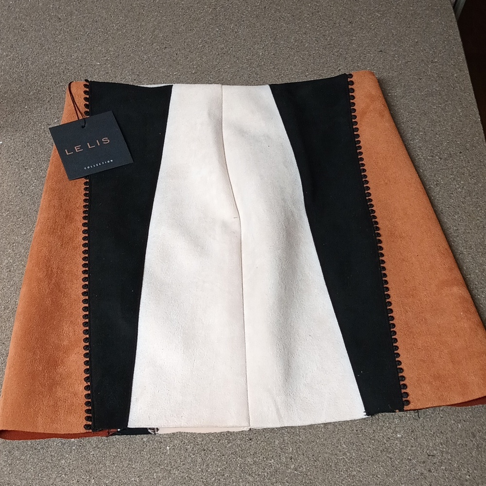 Le Lis Collection Skirt